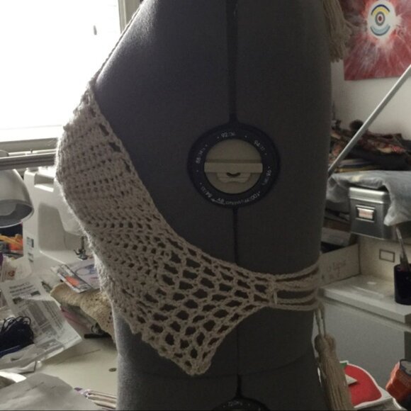 Handmade crocheted summer top - Picture 2 of 3